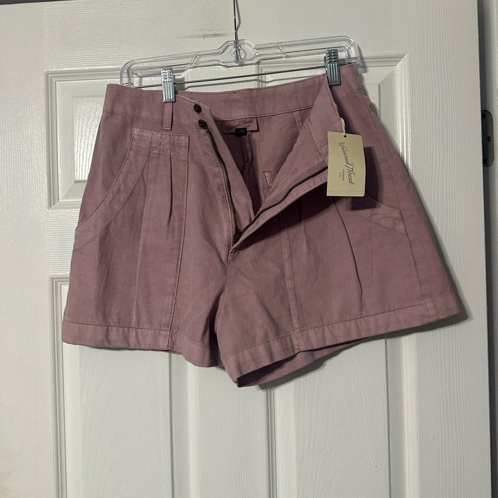 NWT Universal Thread Women's Pleated Hi Rise Casual Shorts - Picture 4 of 12